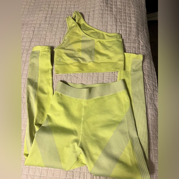Fabletics Pants - FABLETICS matching set neon yellow size medium